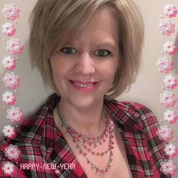 Meet your Posher, Emily - Picture 1 of 1